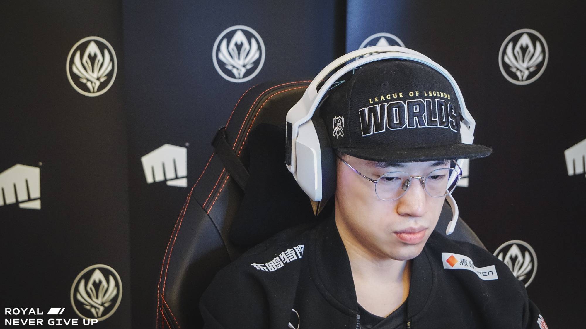 官方网站-关于巴黎圣日耳曼教练压力巨大!,蒂姆遭遇三持续失利赢得满堂喝彩的信息-官方网站