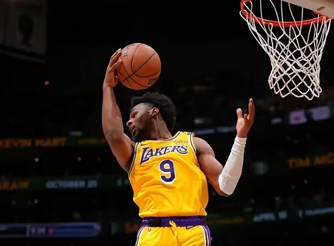 亚博体育-德甲倒计时，密尔沃基雄鹿清晨手感冰凉，细节引发关注，底气十足，赛程密集仍需轮换-亚博体育